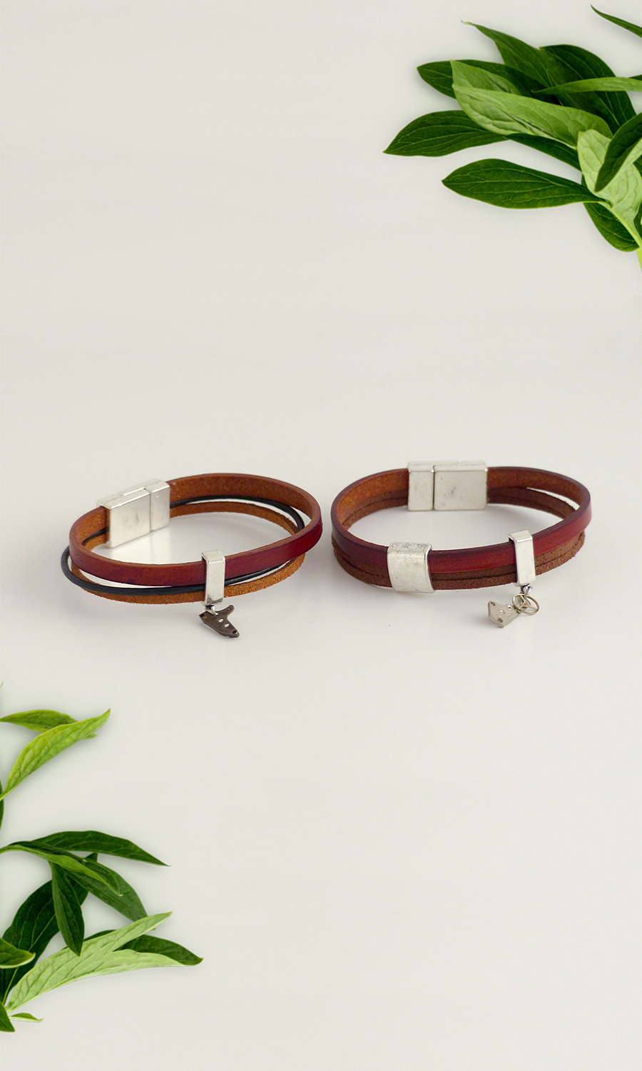 Boucles d'oreilles "dentelles" avec composant horloger