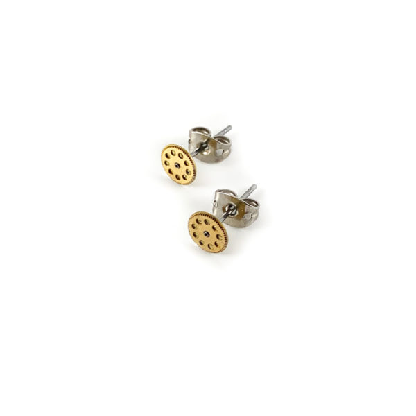 les minis boucles d'oreilles